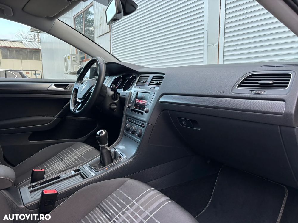 Volkswagen Golf 1.2 TSI BlueMotion Technology Lounge - 25