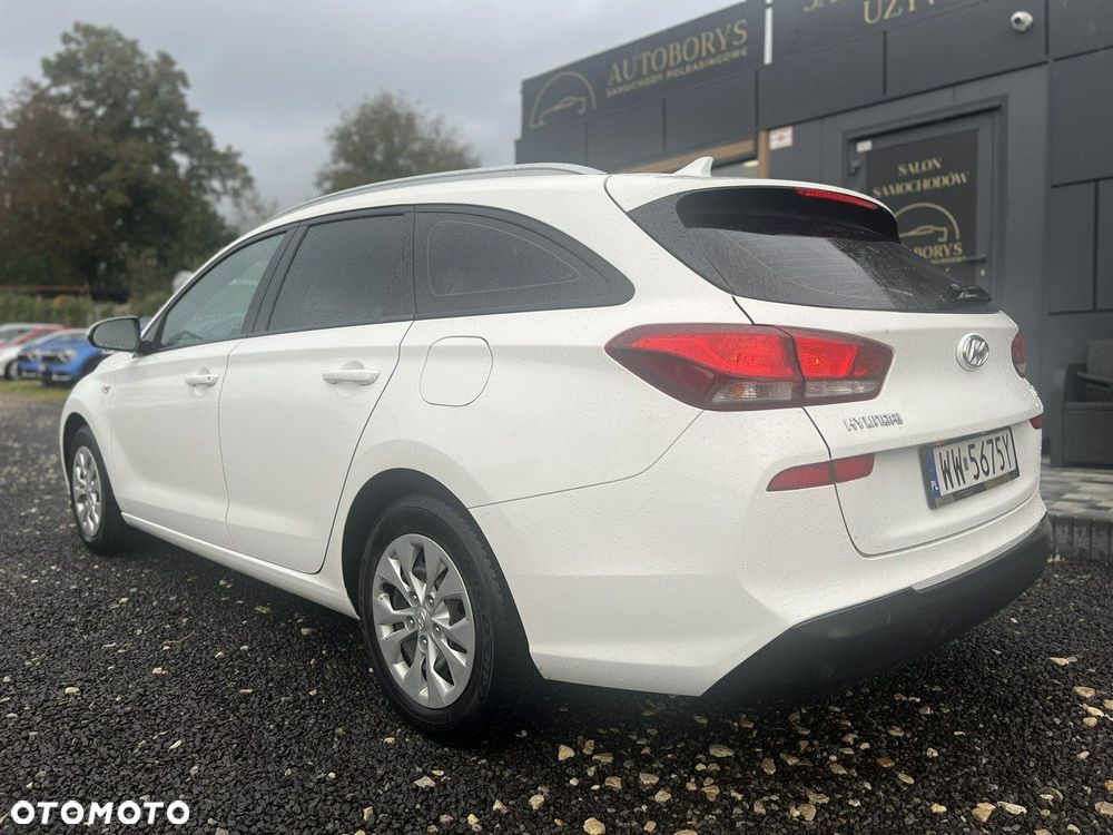 Hyundai i30 1.6 D Classic + - 4