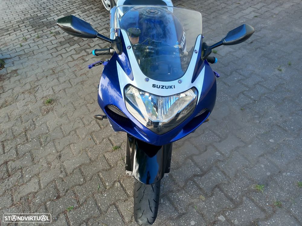 Suzuki GSX-R K1 - 15