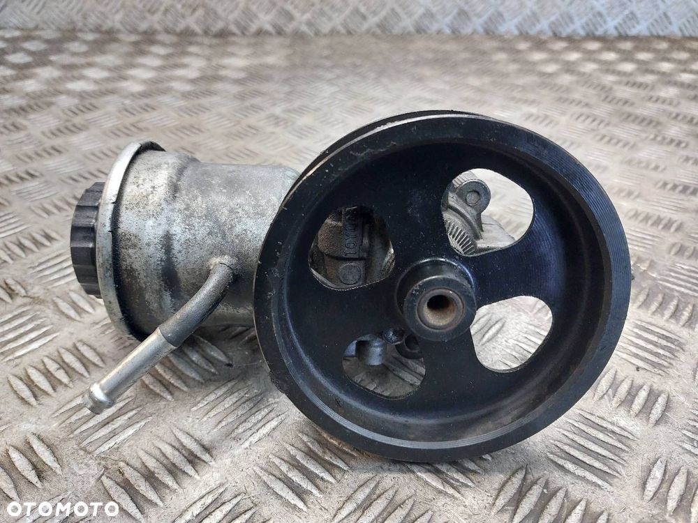 POMPA WSPOMAGANIA TOYOTA AVENSIS T25 LIFT 2.0 D4D - 2