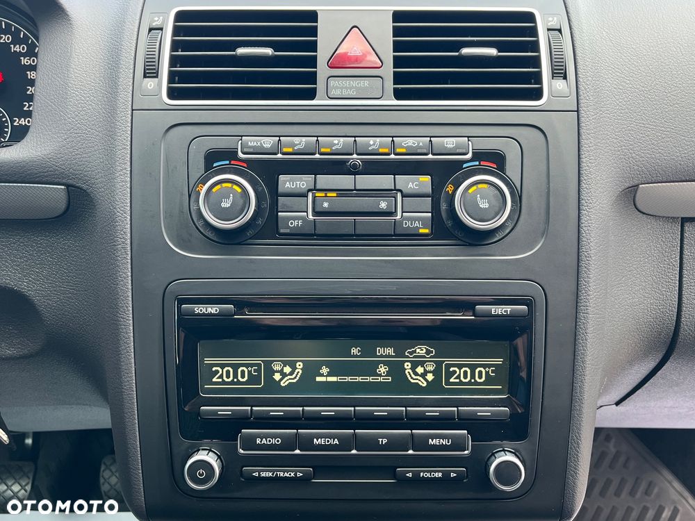Volkswagen Touran - 25