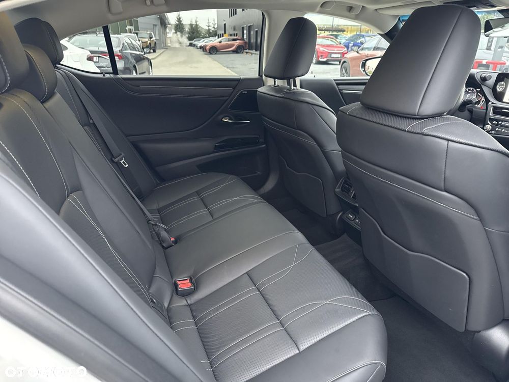 Lexus ES 300h Prestige - 10