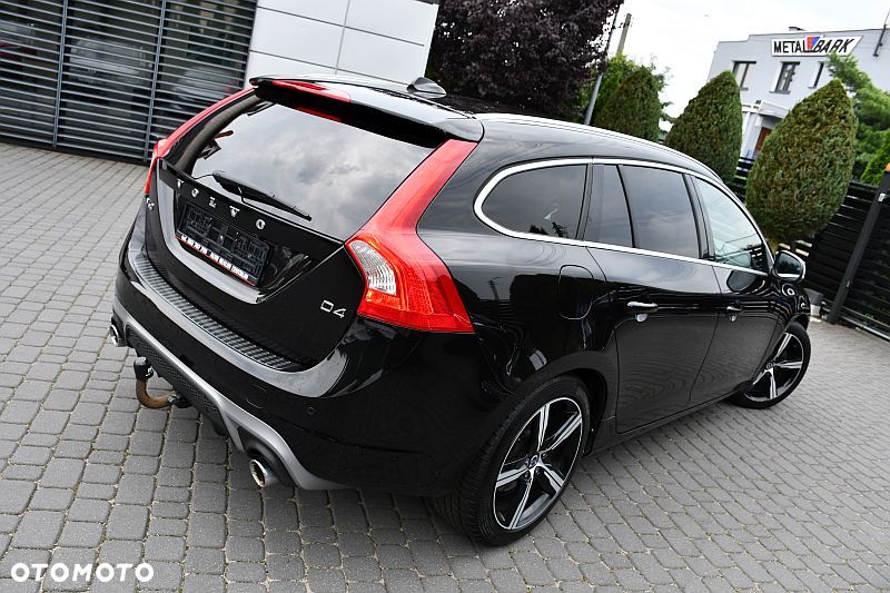 Volvo V60 D4 Geartronic R-Design - 26