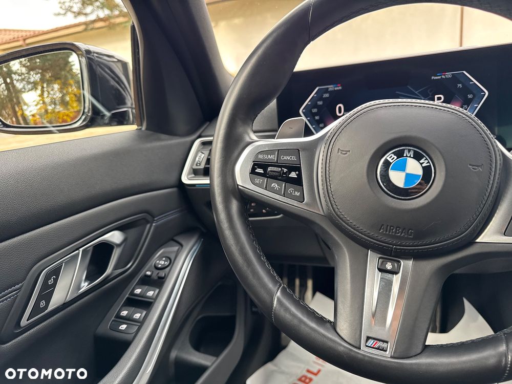 BMW Seria 3 320d xDrive M Sport Sport - 31