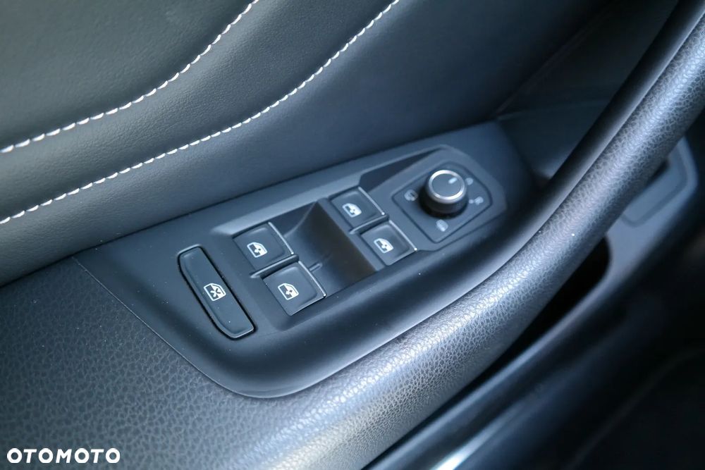 Volkswagen Passat 2.0 TSI Elegance DSG - 20