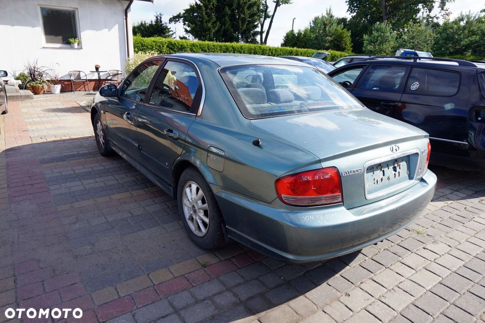 HYUNDAI SONATA IV LIFT 2002 VL 2.0 16V G4JP 136KM ZIELONY na części - 3