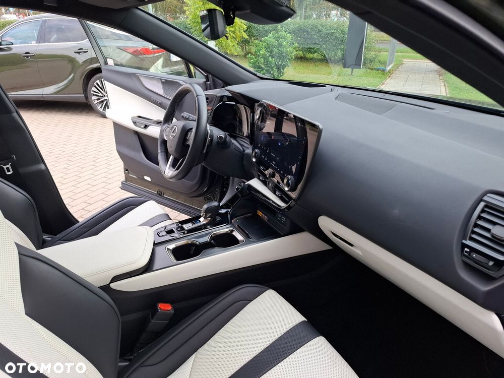 Lexus NX 350h F Sport AWD - 17