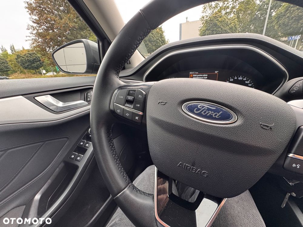 Ford Focus 1.0 EcoBoost Connected - 32