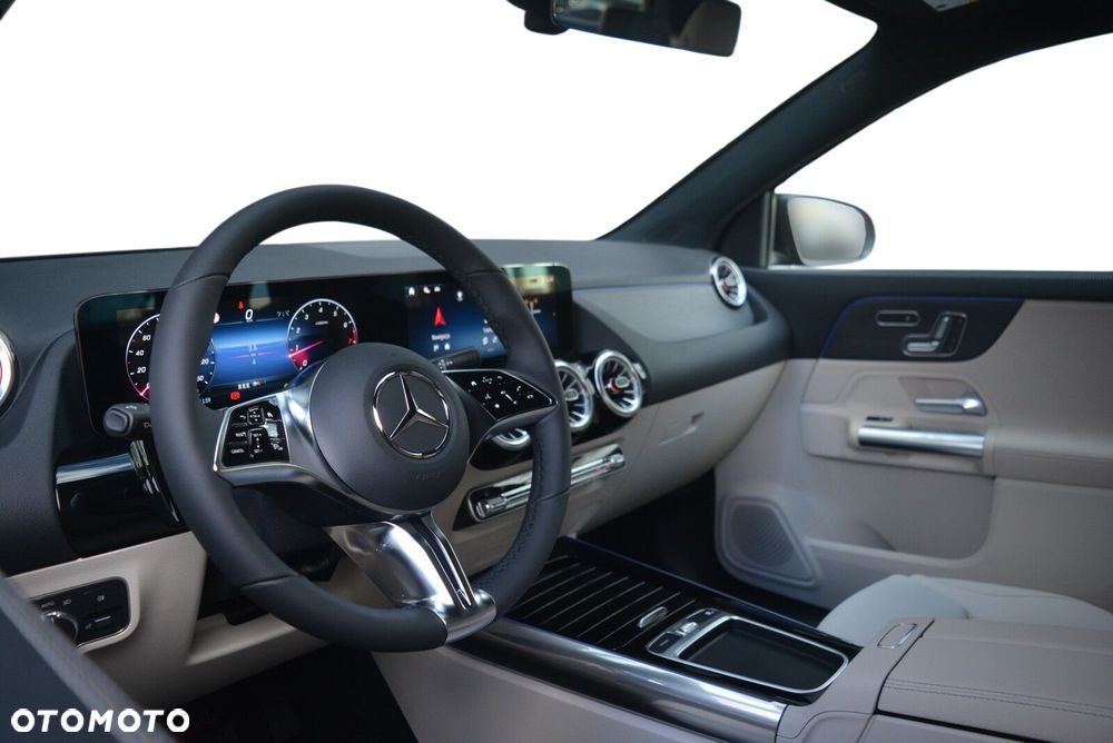 Mercedes-Benz GLA - 7