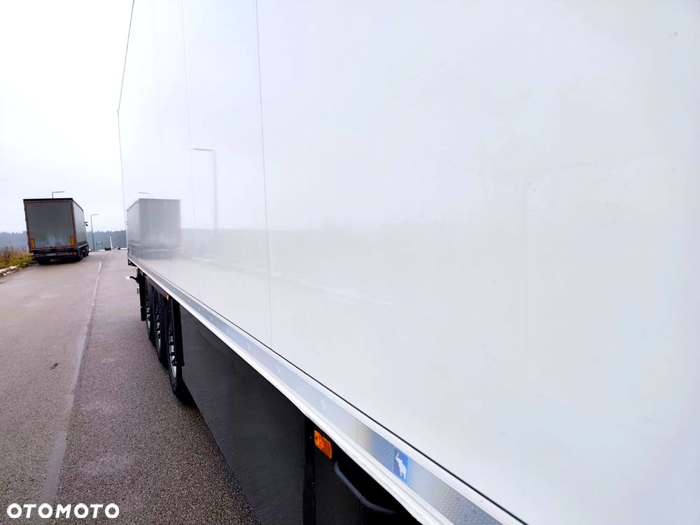 Schmitz Cargobull SKO 24 - 9
