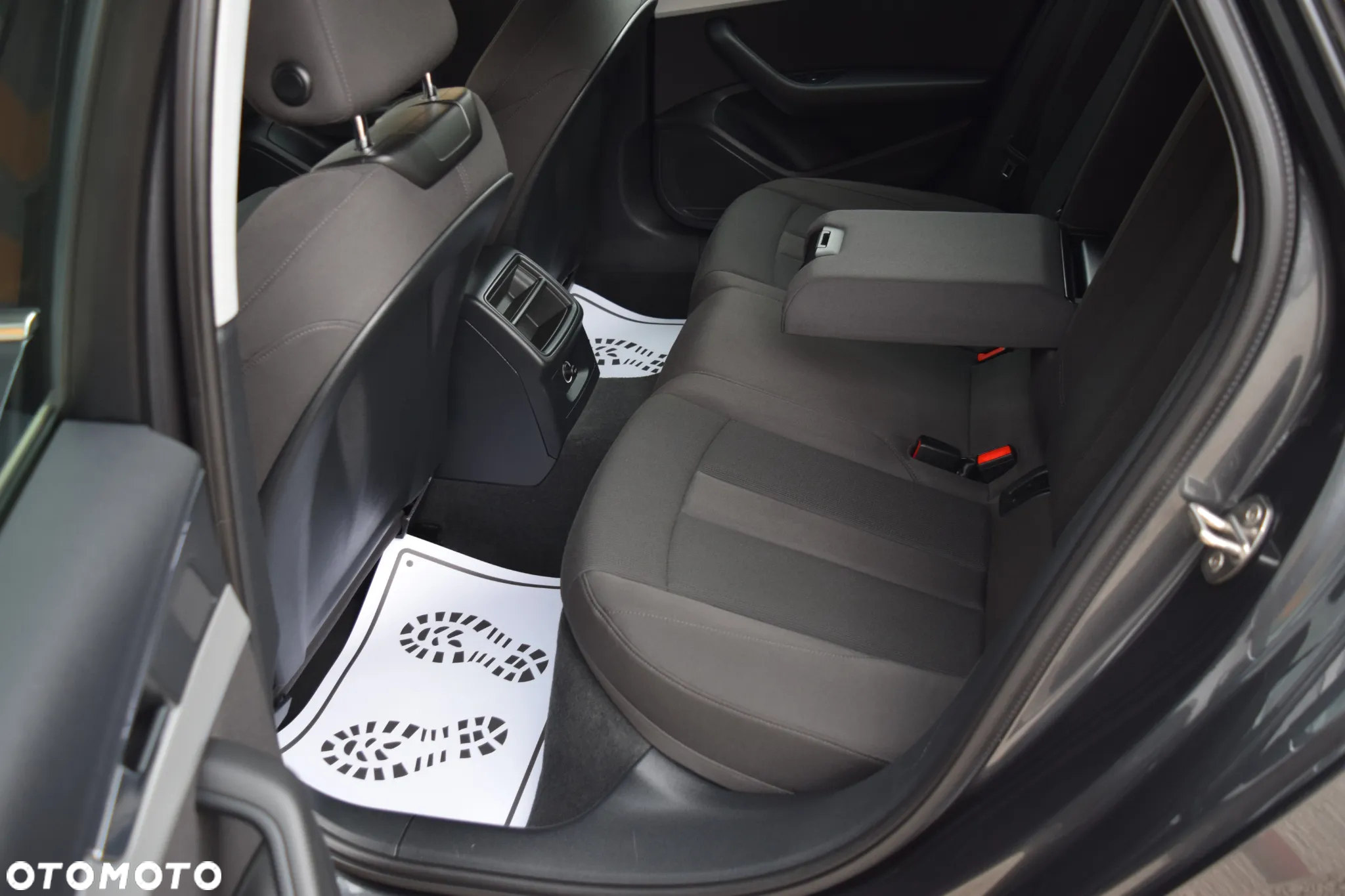 Audi A4 Avant 35 TDI S tronic S line - 32