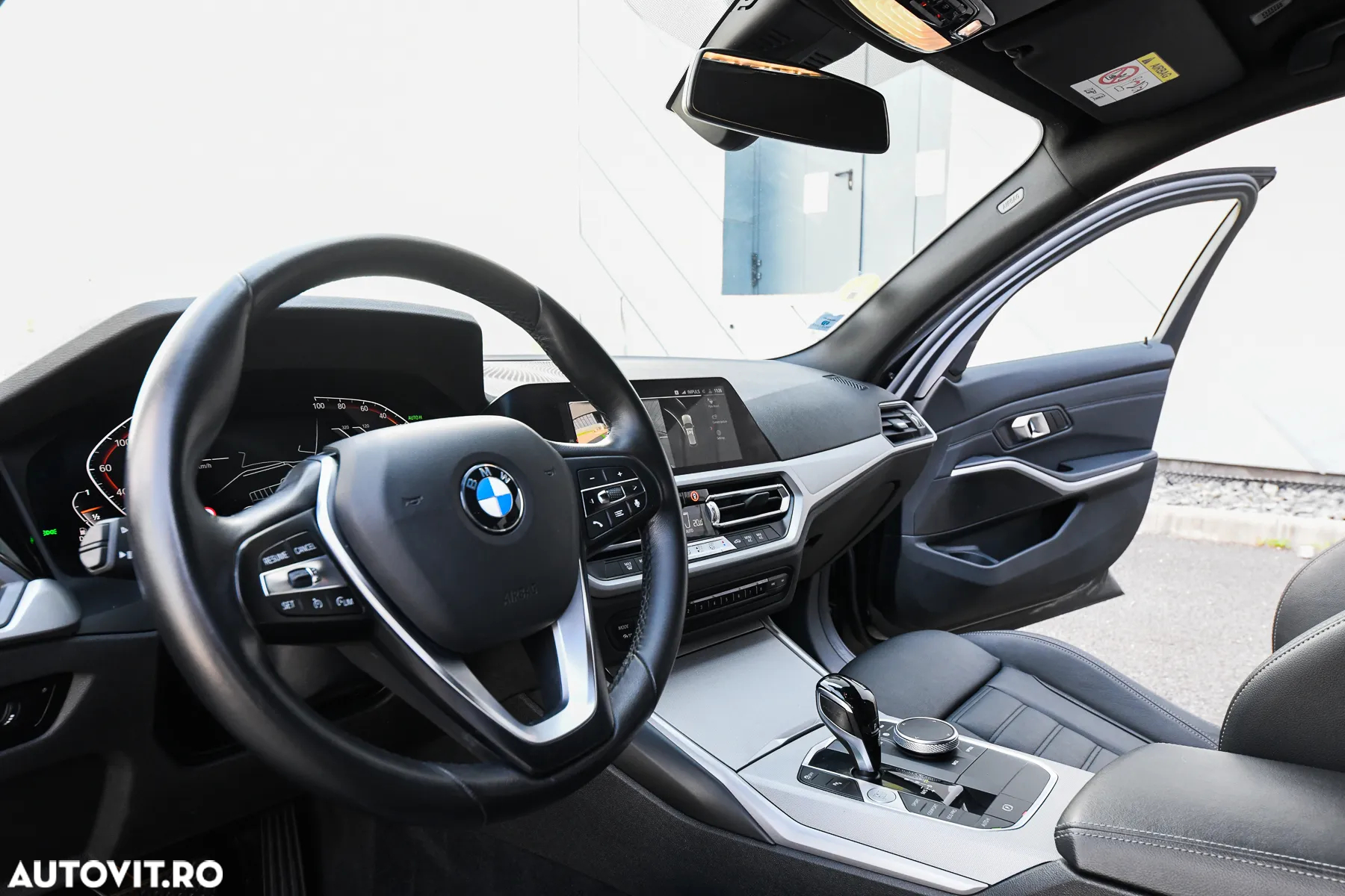 BMW Seria 3 318d Touring Aut. - 11