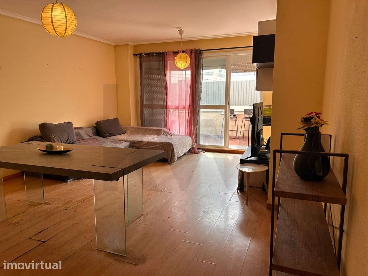 Apartamento T2 com Logradouro Privativo, Parqueamento,  Arrecadação e - Grande imagem: 2/49