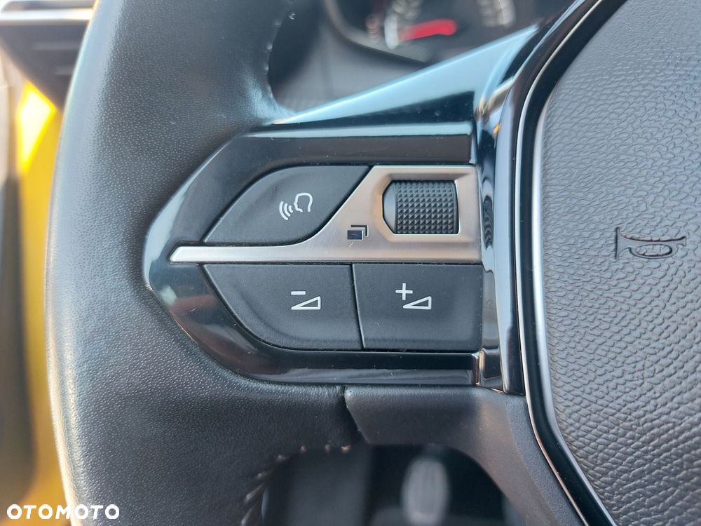 Peugeot 208 - 17