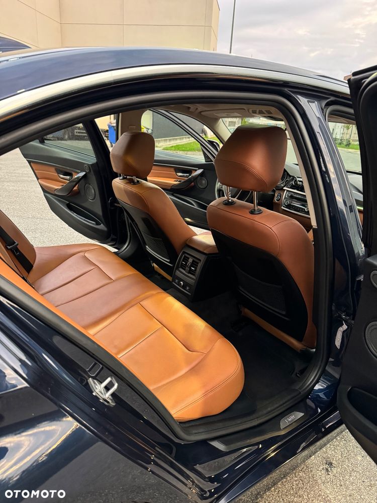 BMW Seria 3 328i Luxury Line - 26