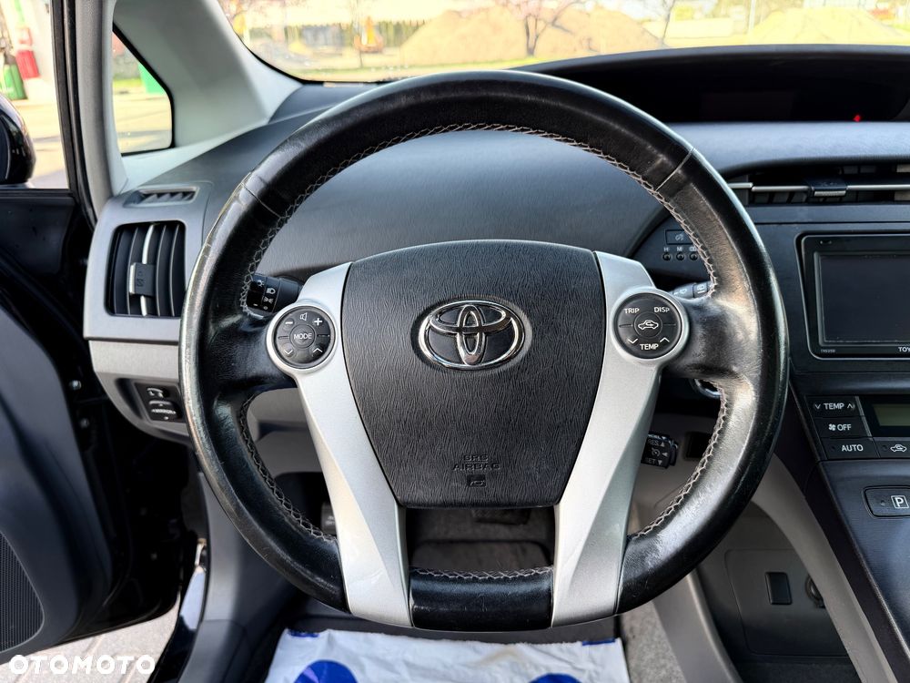 Toyota Prius 1.8 HSD Premium - 11