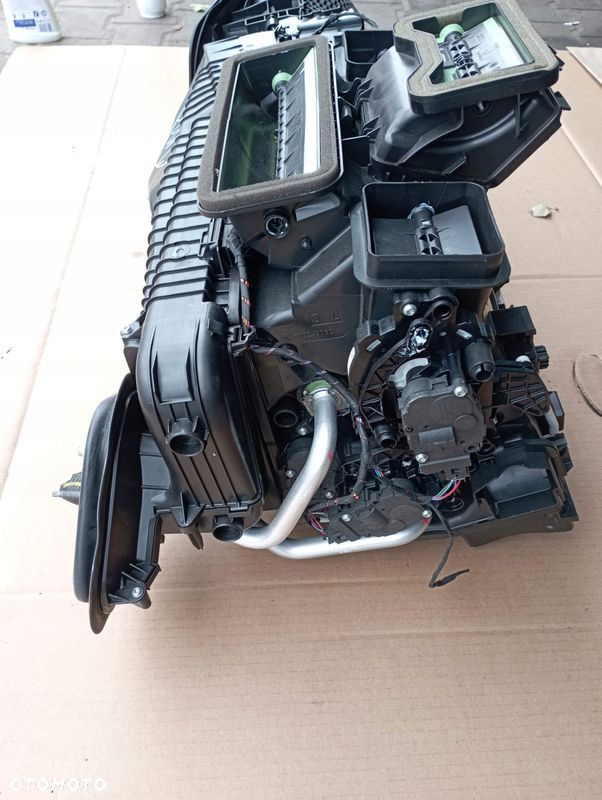 MERCEDES W205 C KLASA NAGRZEWNICA EUROPA A2058300260 - 1