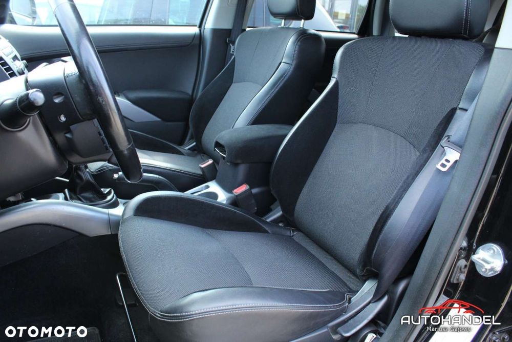 Mitsubishi Outlander - 8