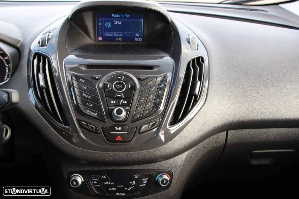 Ford Tourneo Courier 1.5 TDCi Titanium - 4