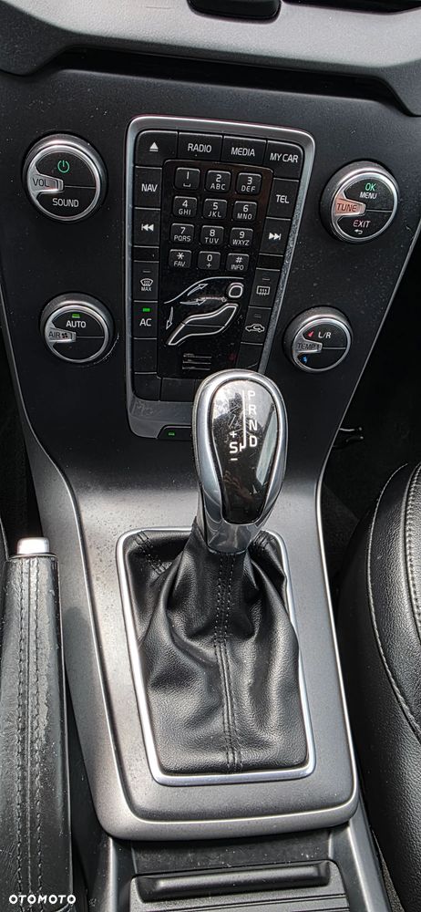 Volvo V40 D3 Momentum - 20