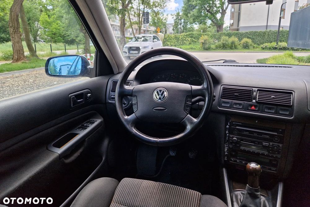 Volkswagen Golf - 8