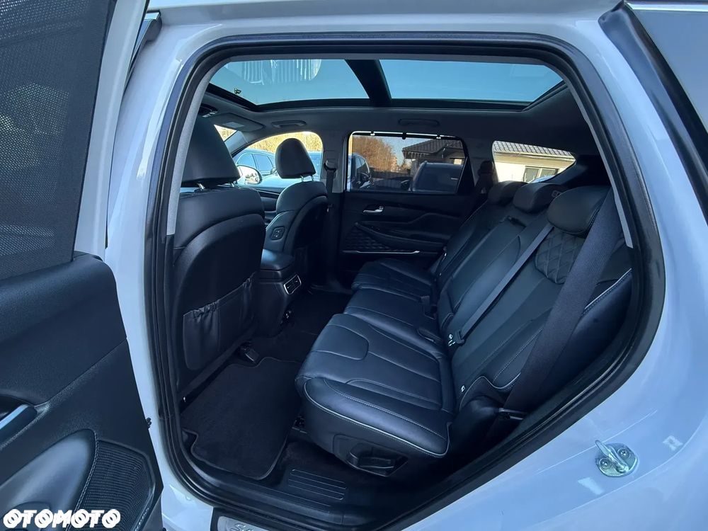 Hyundai Santa Fe 1.6 HEV 2WD SEVEN Signature - 24