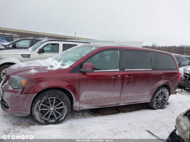 Dodge Grand Caravan - 30