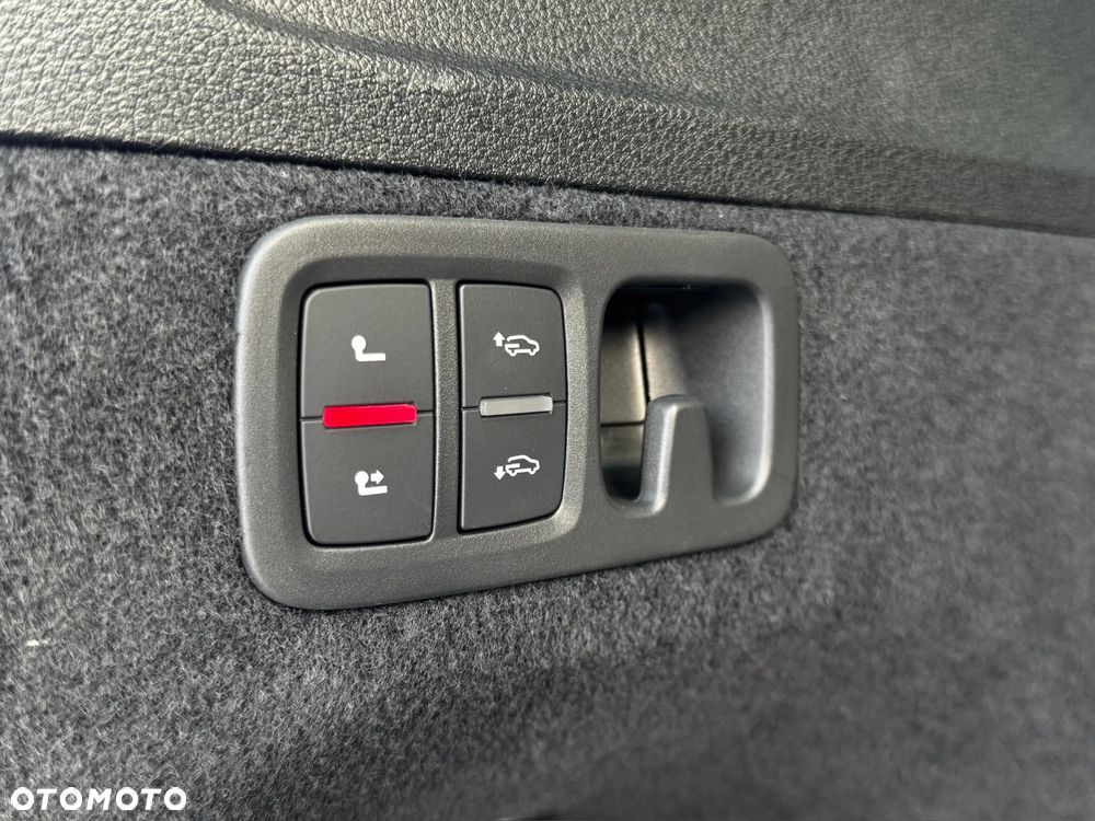 Audi Q7 TFSI e PHEV 360 kW Quattro S Line Tiptr - 35