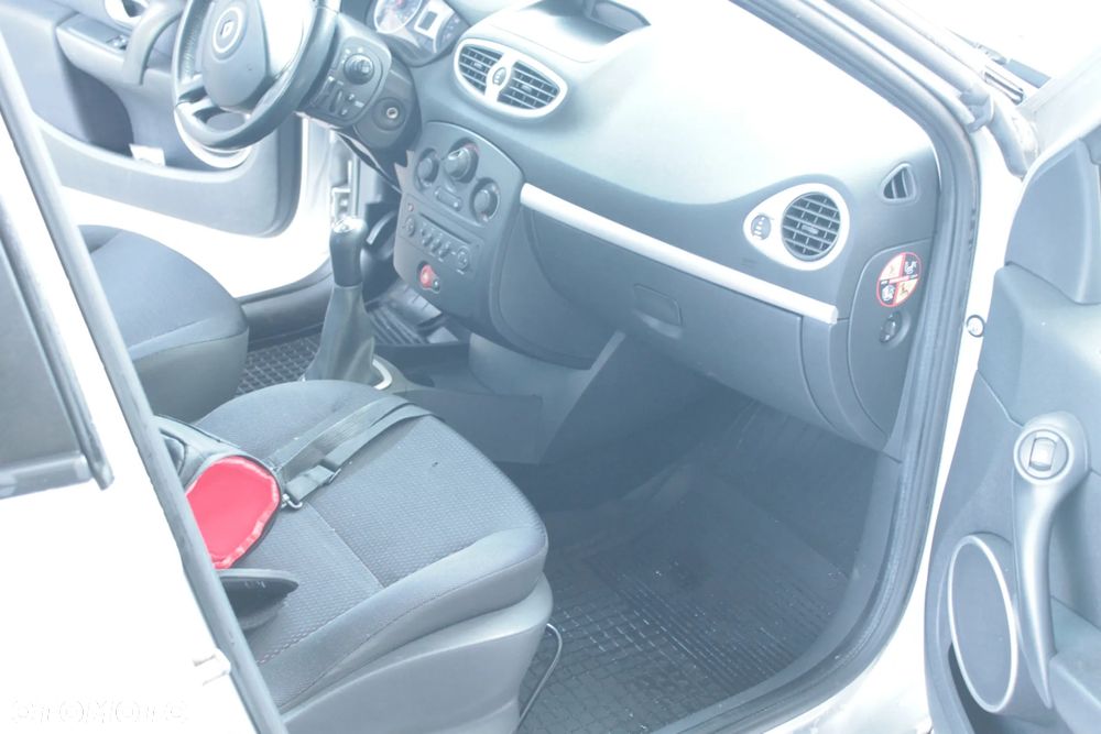 Renault Clio 1.2 16V All Inclusive - 7