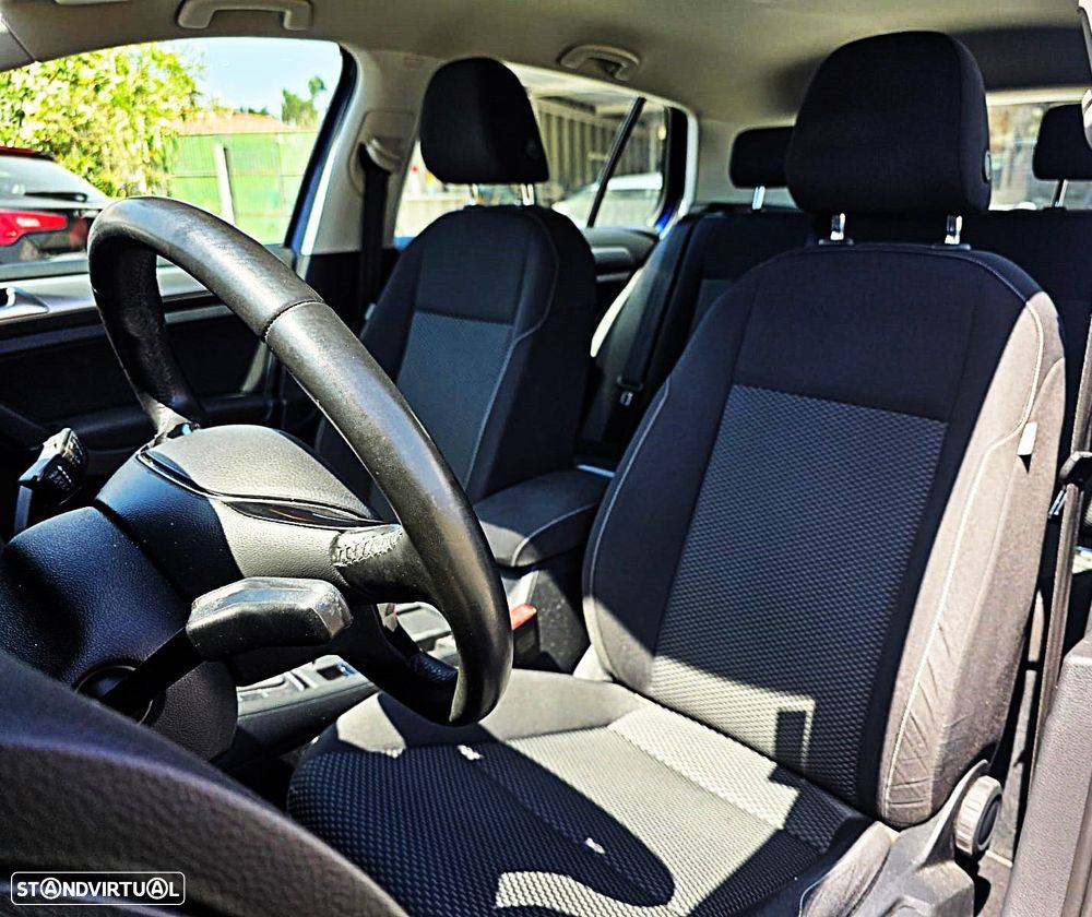 VW Golf 1.6 TDI Confortline - 9