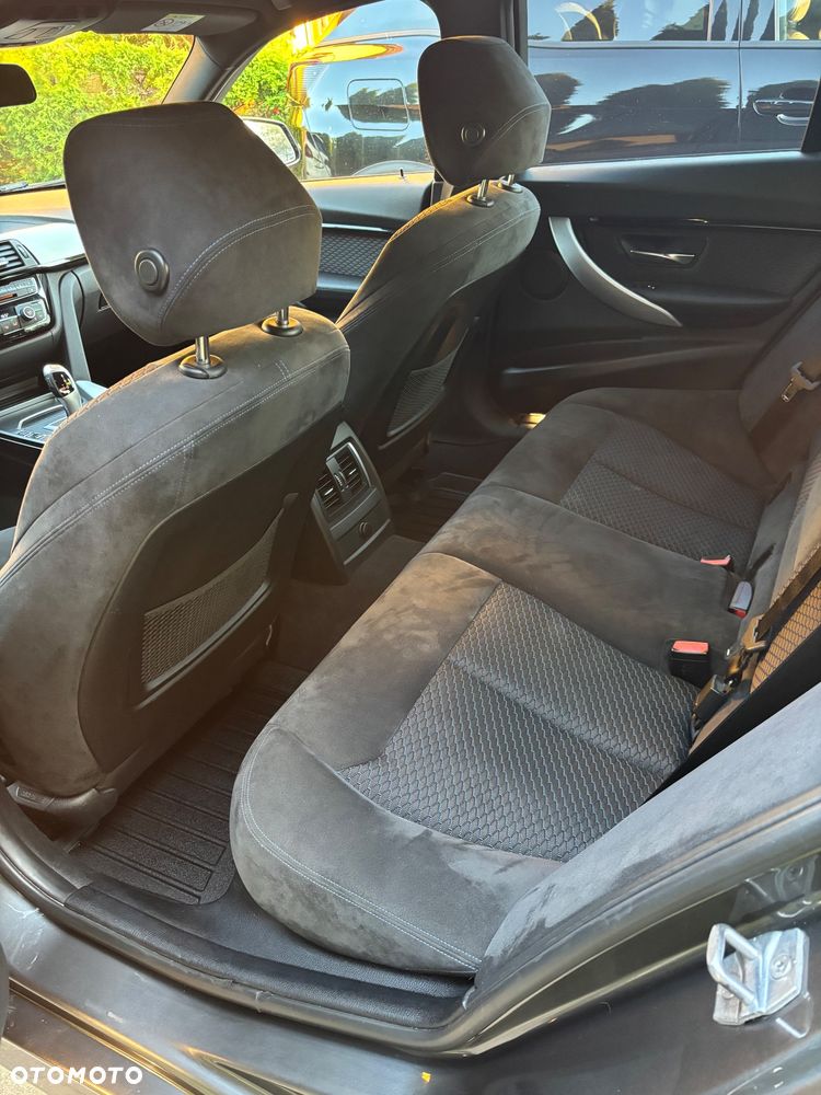 BMW Seria 3 318d M Sport Shadow - 15
