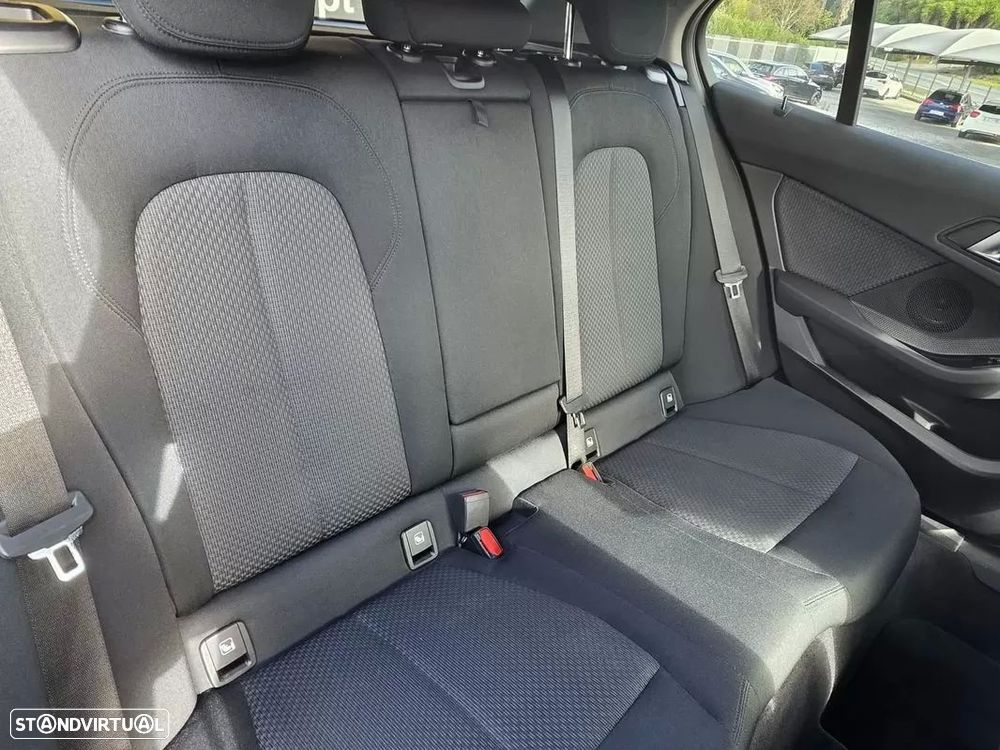 BMW 116 i Line Sport - 32