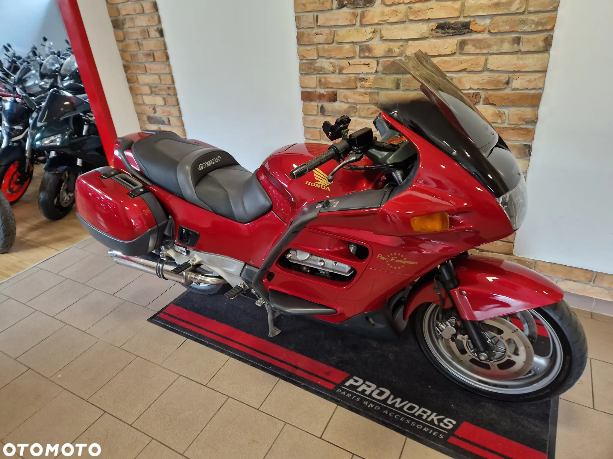 Honda ST - 18