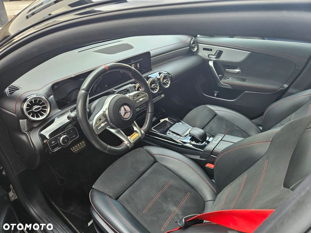 Mercedes-Benz CLA - 10