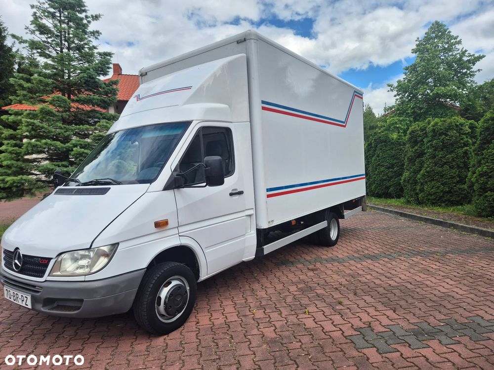 Mercedes-Benz Sprinter - 16