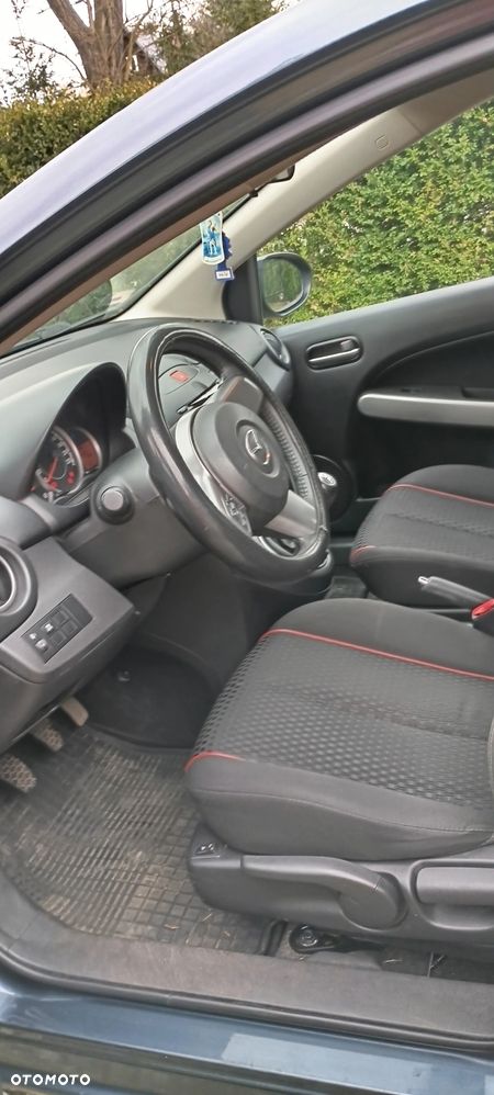 Mazda 2 - 8
