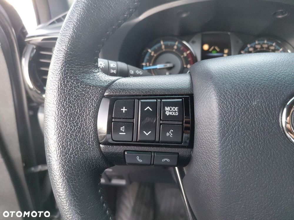 Toyota Hilux 2.8 D-4D mHEV Double Cab Invincible 4x4 - 22