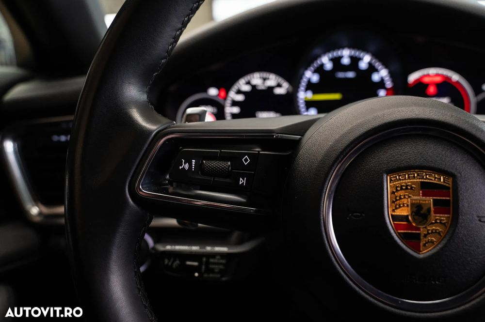 Porsche Panamera 4 E-Hybrid - 22