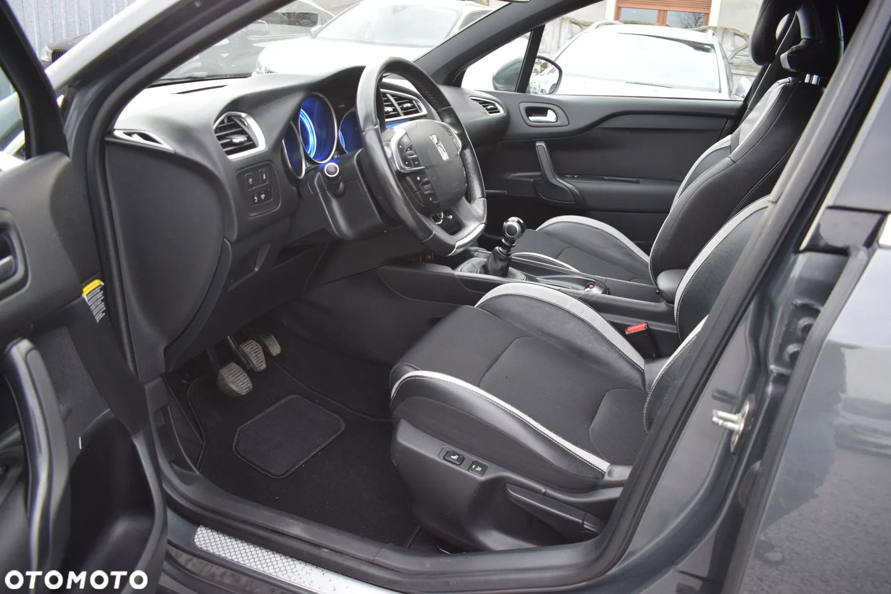 Citroën DS4 HDi 115 Chic - 5