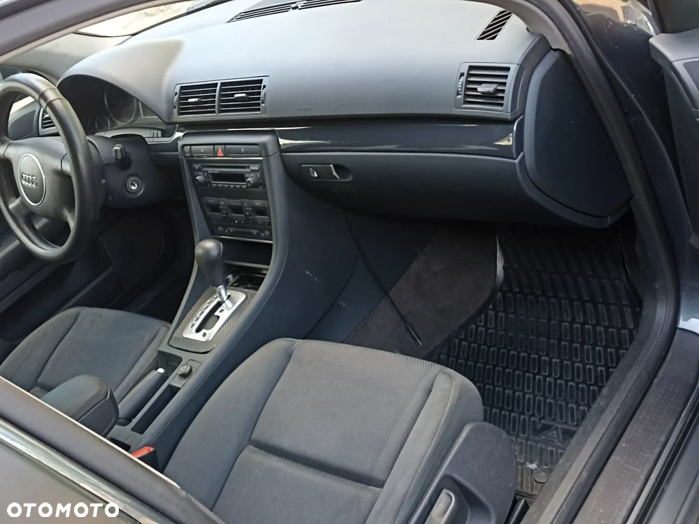 Audi A4 2.0 FSI - 8