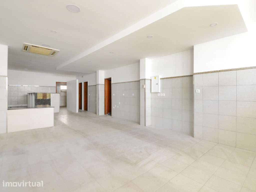 Loja comercial bom estado| 80 m² | Aldoar, Porto - Grande imagem: 3/19