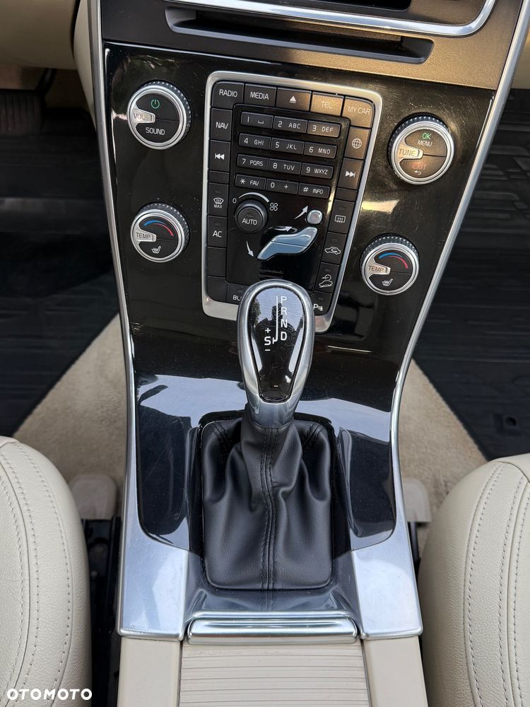 Volvo V60 Cross Country D4 AWD Summum - 19