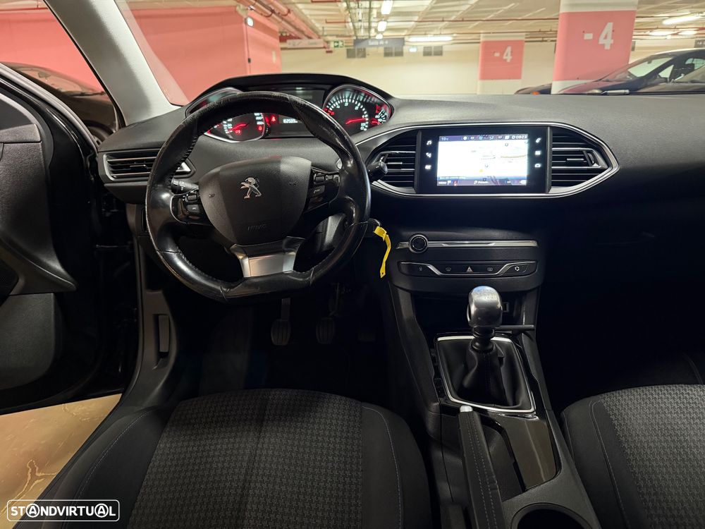 Peugeot 308 SW - 12