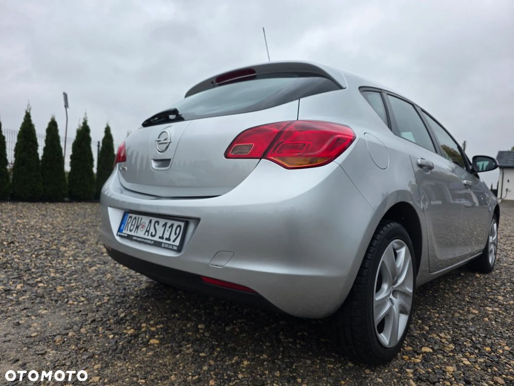 Opel Astra 1.6 Active - 33