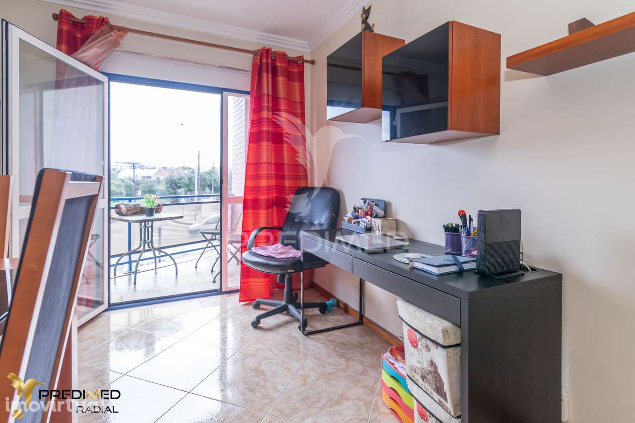 T2 em Condomínio Fechado, 2 WCs e Box 2 Carros - Grande imagem: 5/26