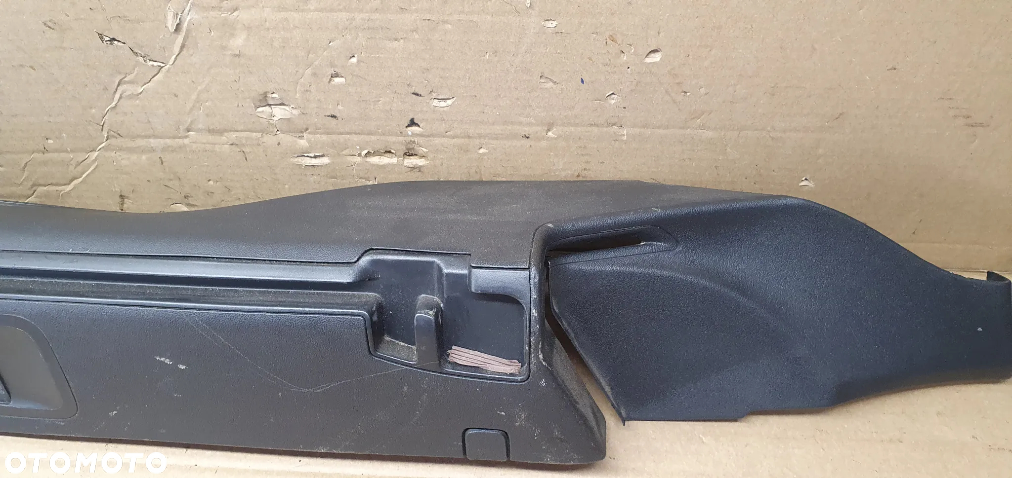 Osłona mocowanie rolety lewy tył Citroen C5 III 9682033377 9683811477 - 4