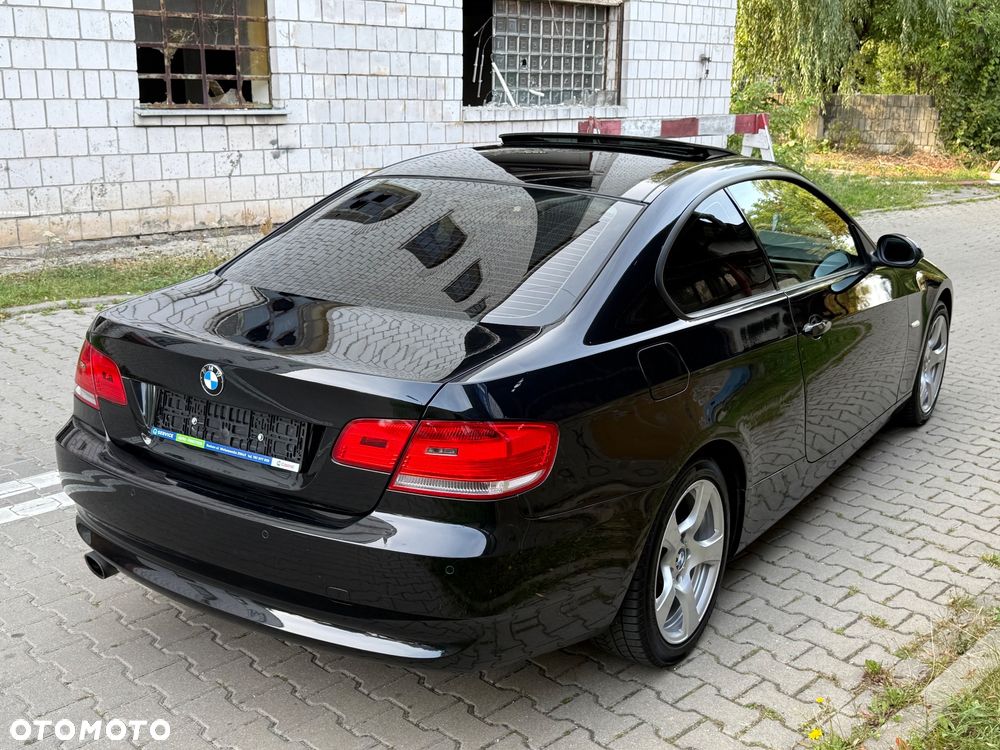 BMW Seria 3 320i - 3