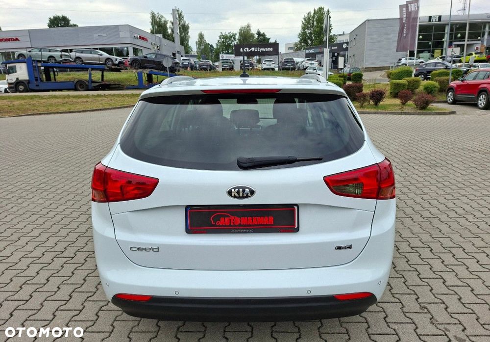 Kia Ceed - 10