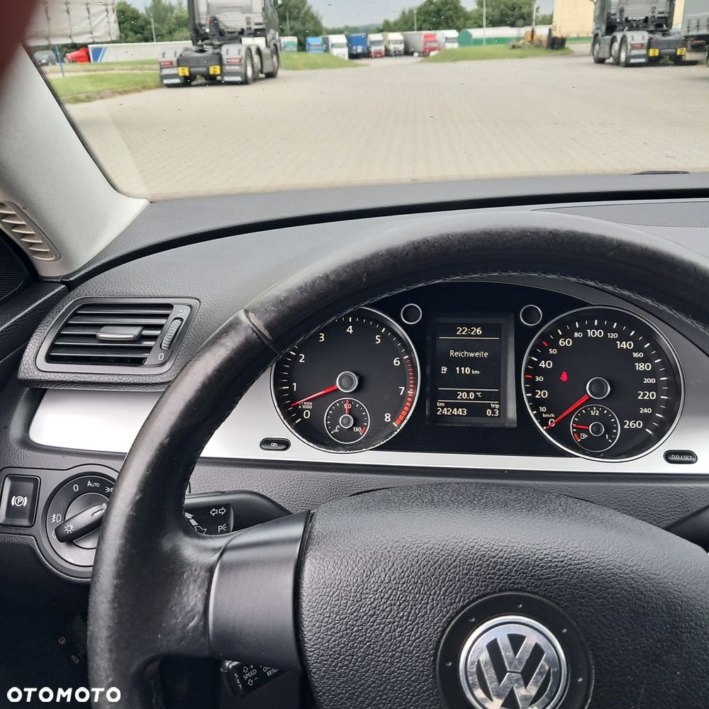 Volkswagen Passat - 9