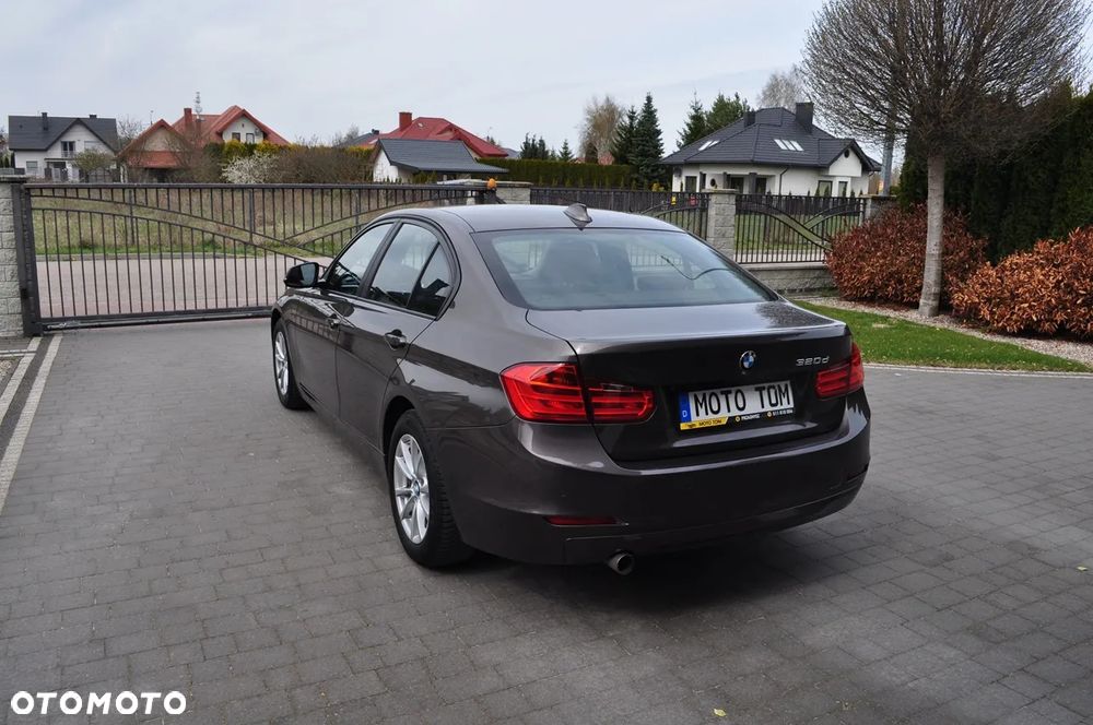 BMW Seria 3 320d - 14
